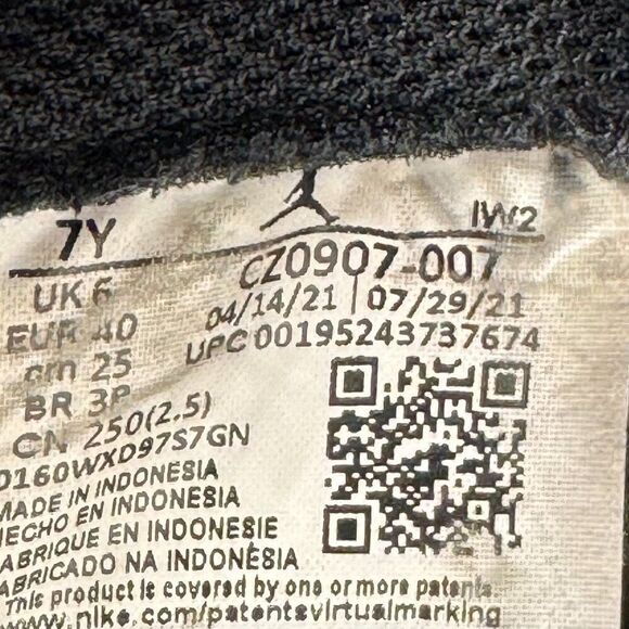 Air Jordan 11 CMFT Low GS 'DMP' - Picture 10 of 11